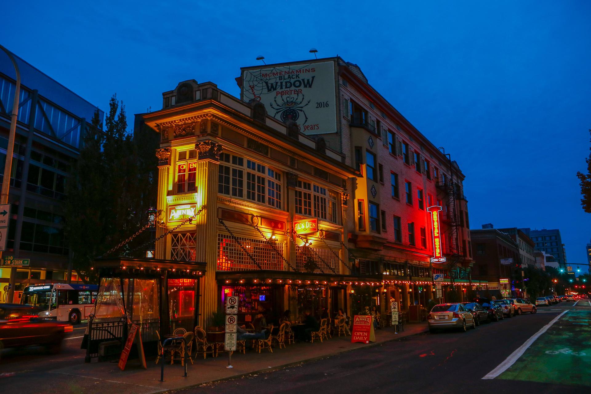 Mcmenamins Crystal Hotel 3*