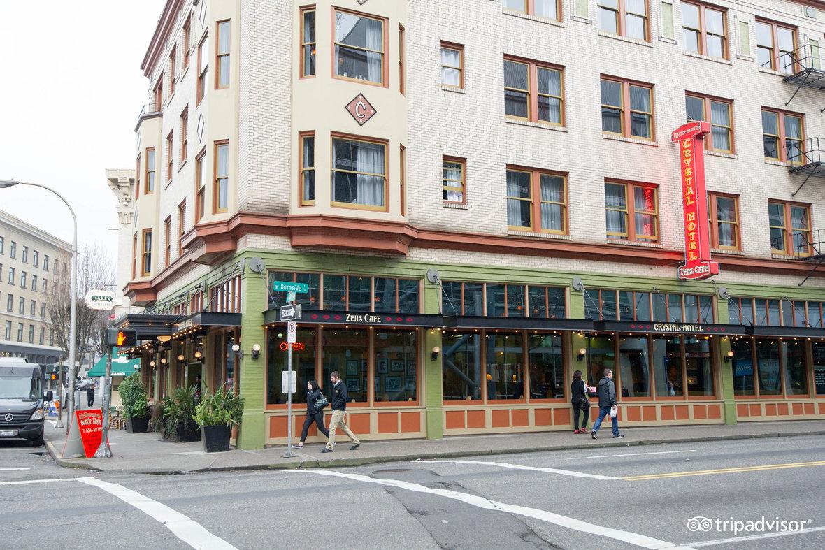 Mcmenamins Crystal Hotel