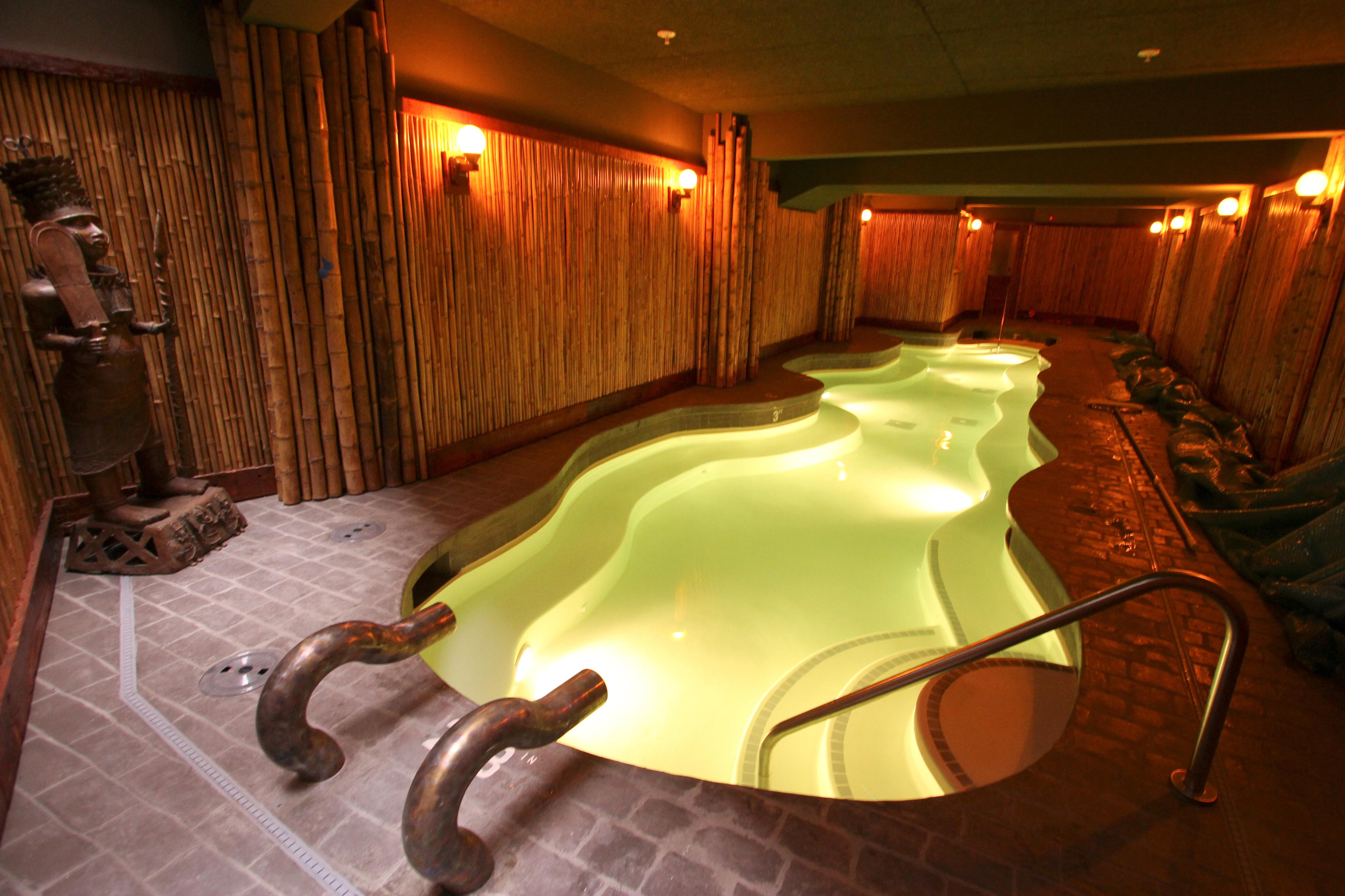Mcmenamins Crystal Hotel 3*