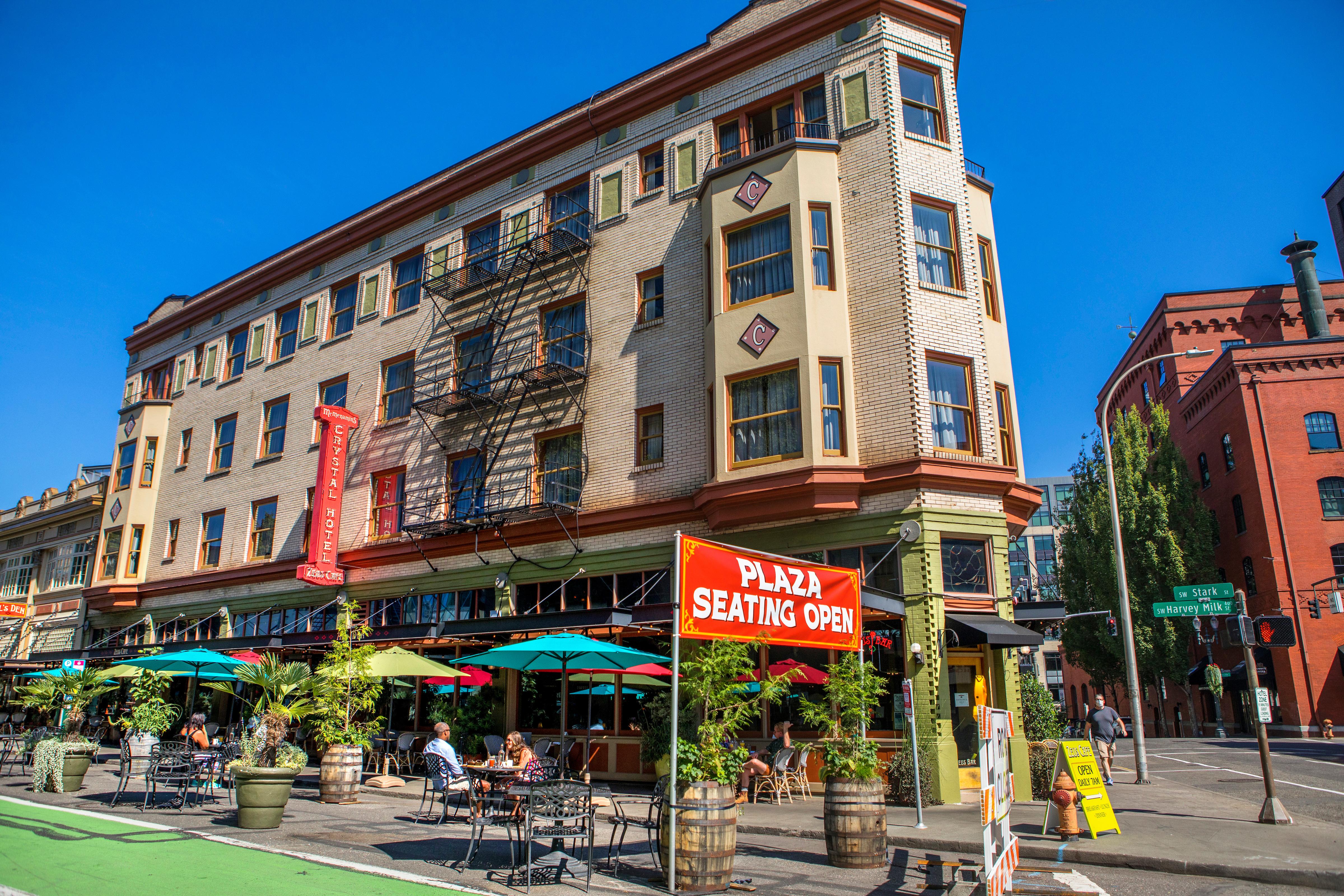 Mcmenamins Crystal Hotel 3*