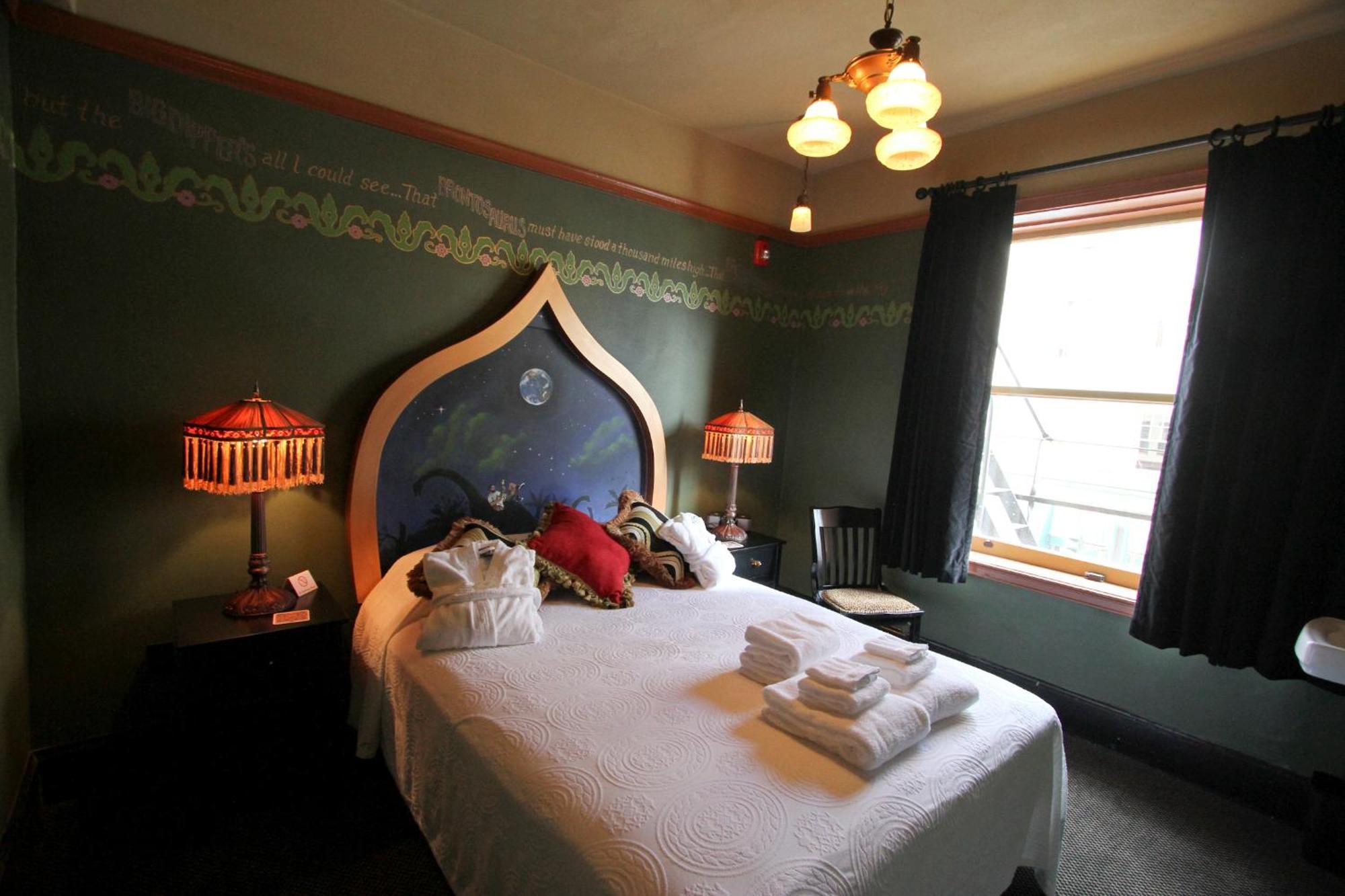 Hotel Mcmenamins Crystal Portland
