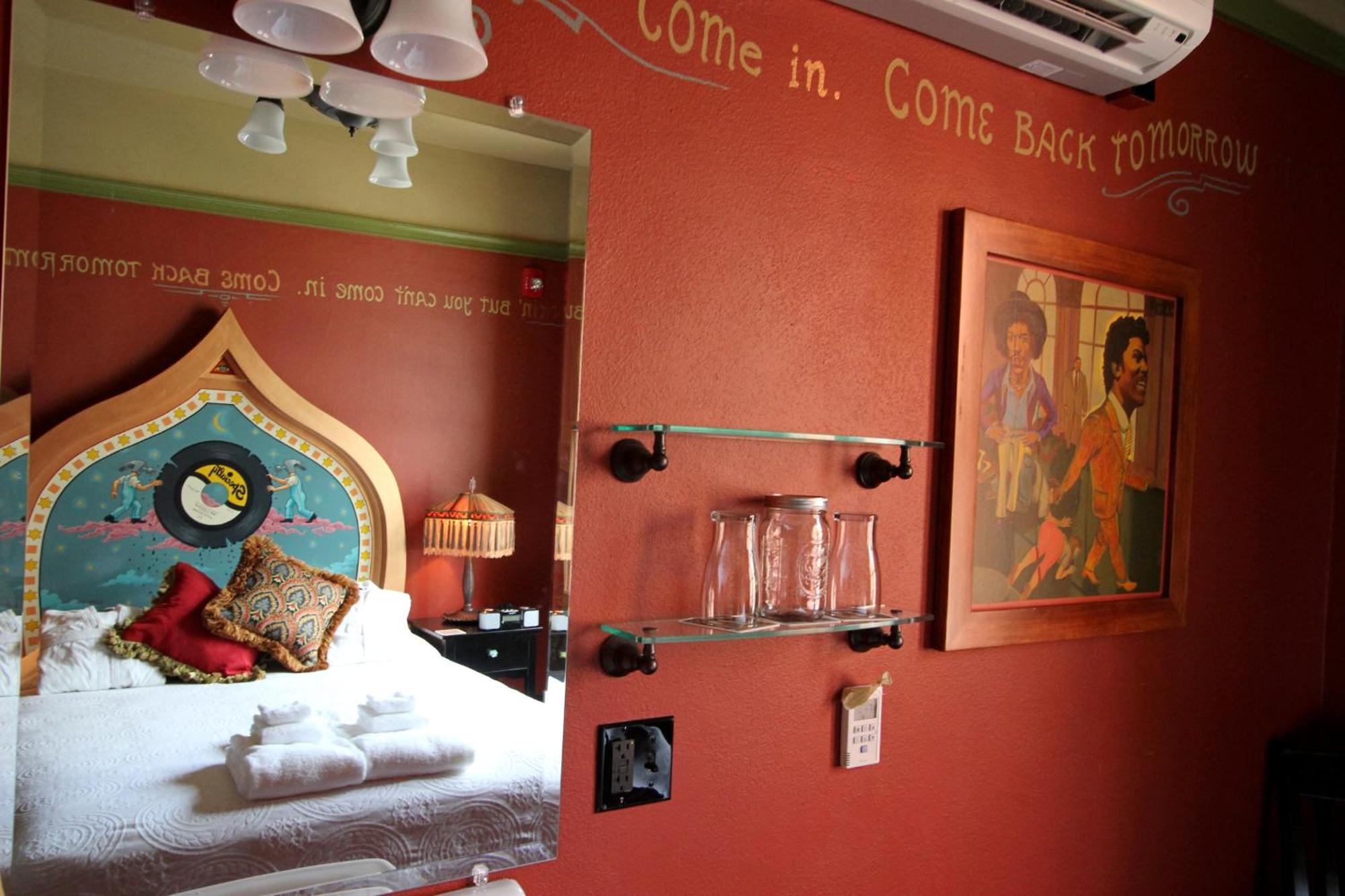 Mcmenamins Crystal Hotel 3*