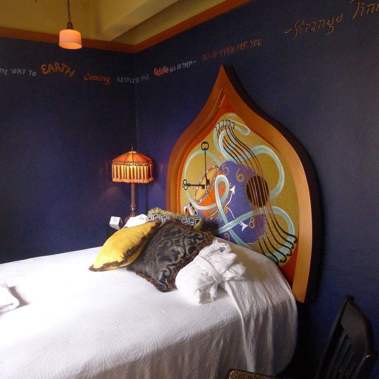 Mcmenamins Crystal Hotel 3*