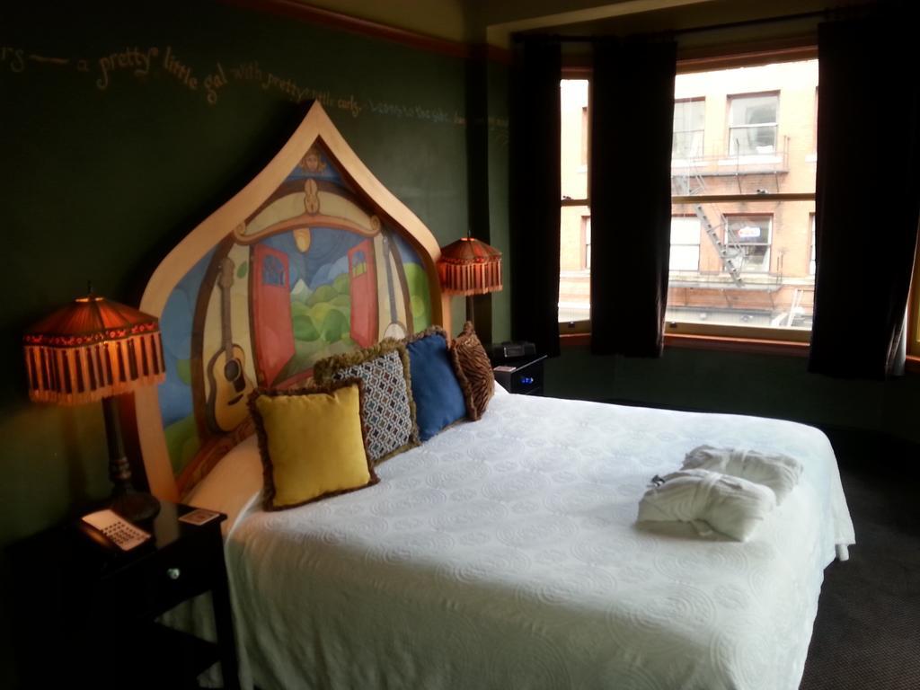 Hotel Mcmenamins Crystal Portland