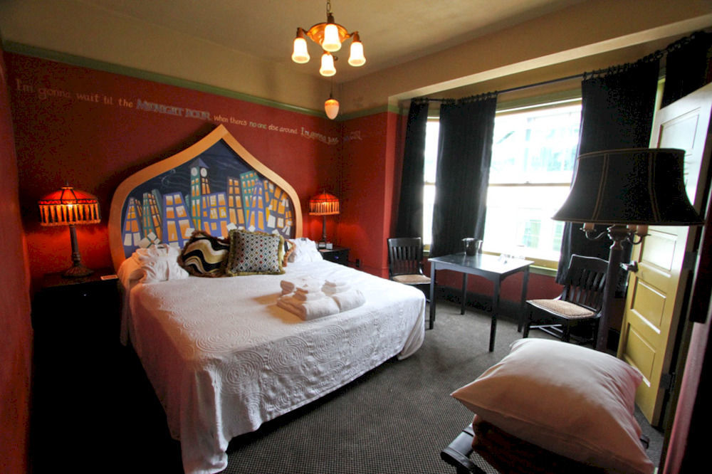 Hotel Mcmenamins Crystal
