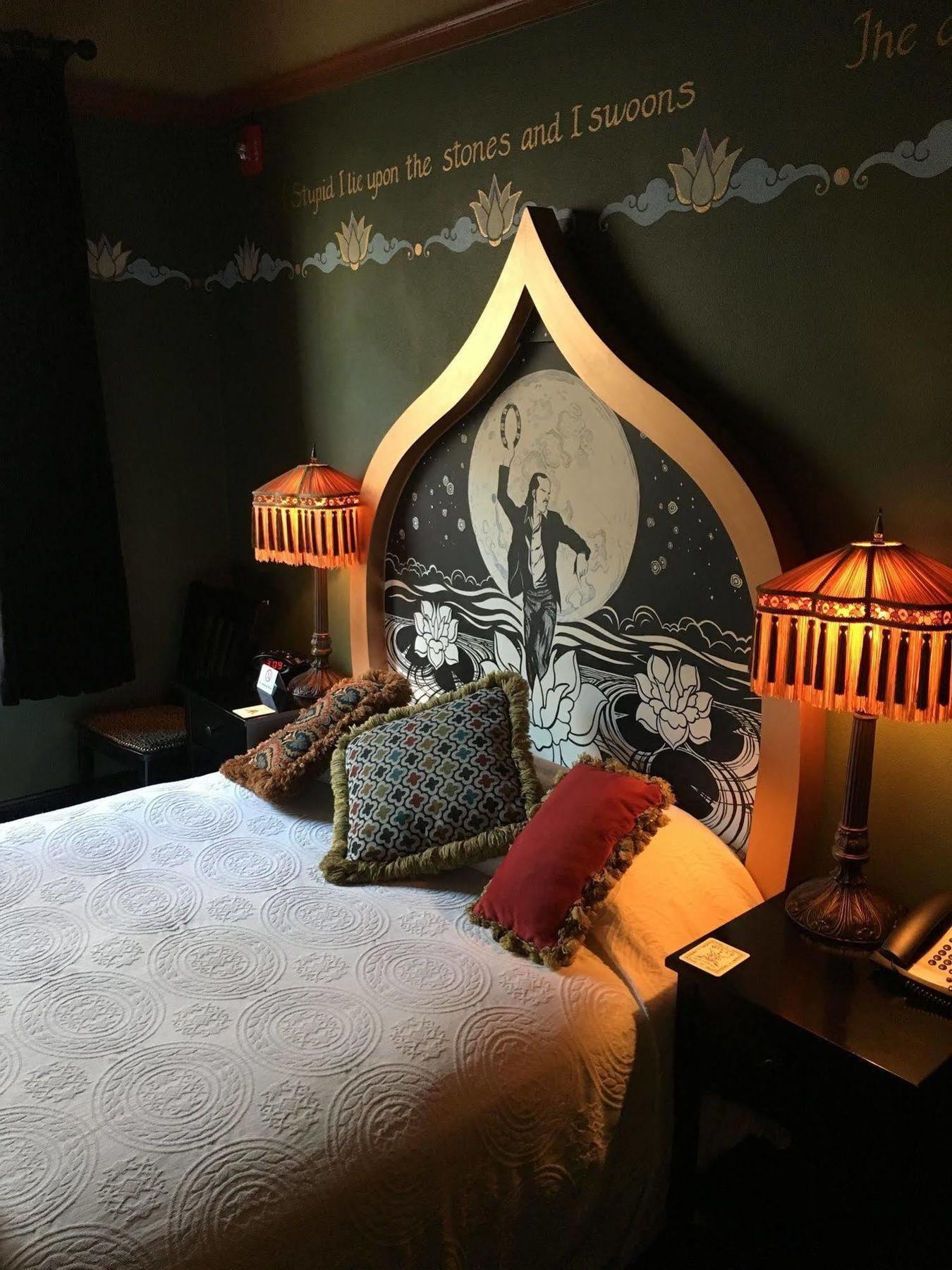 Hotel Mcmenamins Crystal Portland